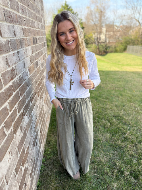 White Simple Gal Ribbed Top