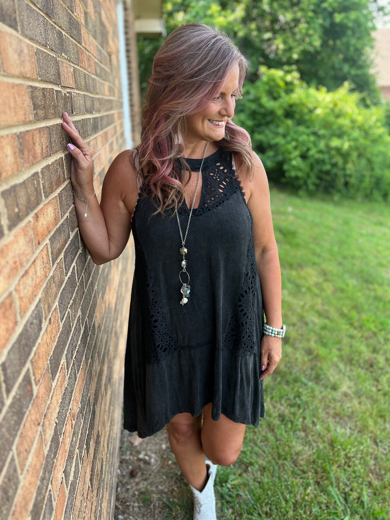 Black Dance All Night Keyhole Midi Dress